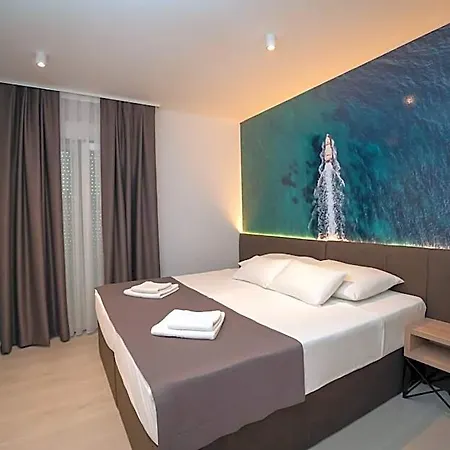 Malo 3* Trogir